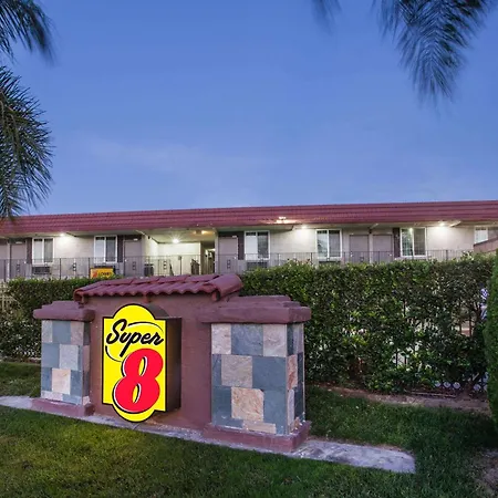 Super 8 By Wyndham Redlands/San Bernardino-3